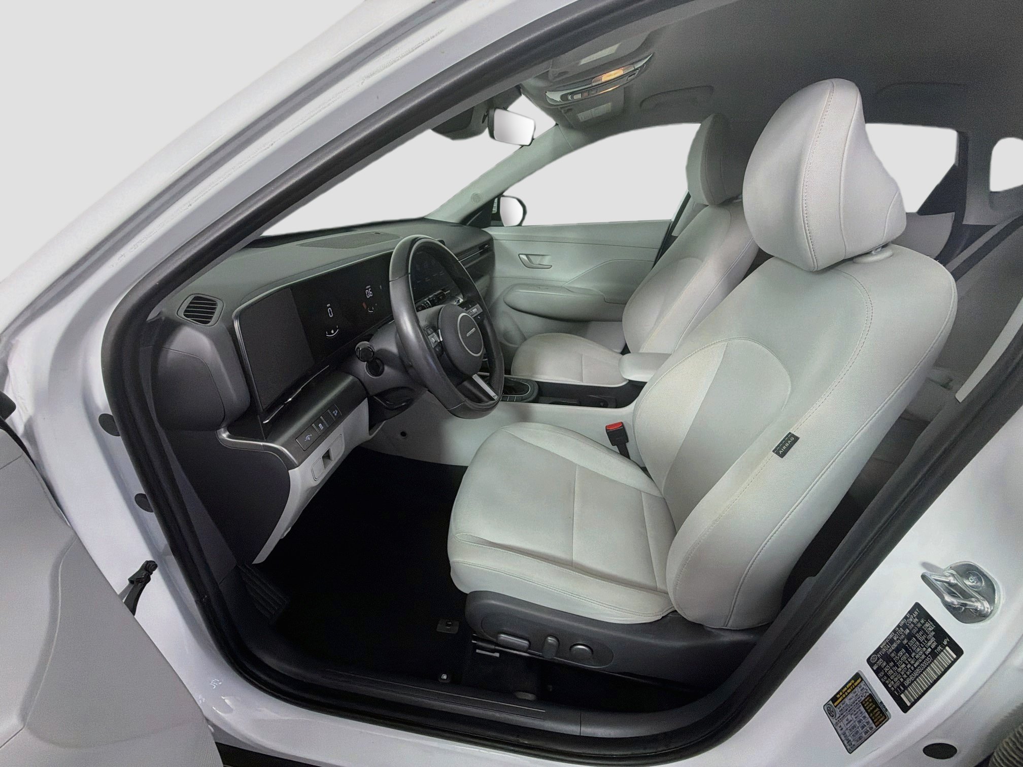Used 2025 Hyundai Kona SEL FWD image 13