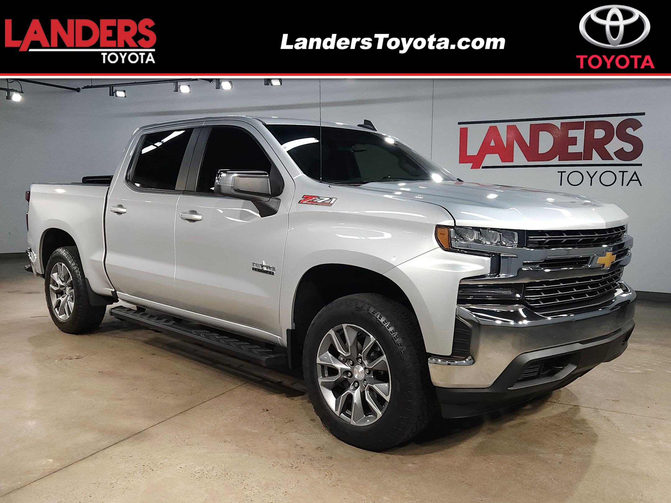 Used 2022 Chevrolet Silverado 1500 LT AWD/4WD image 1