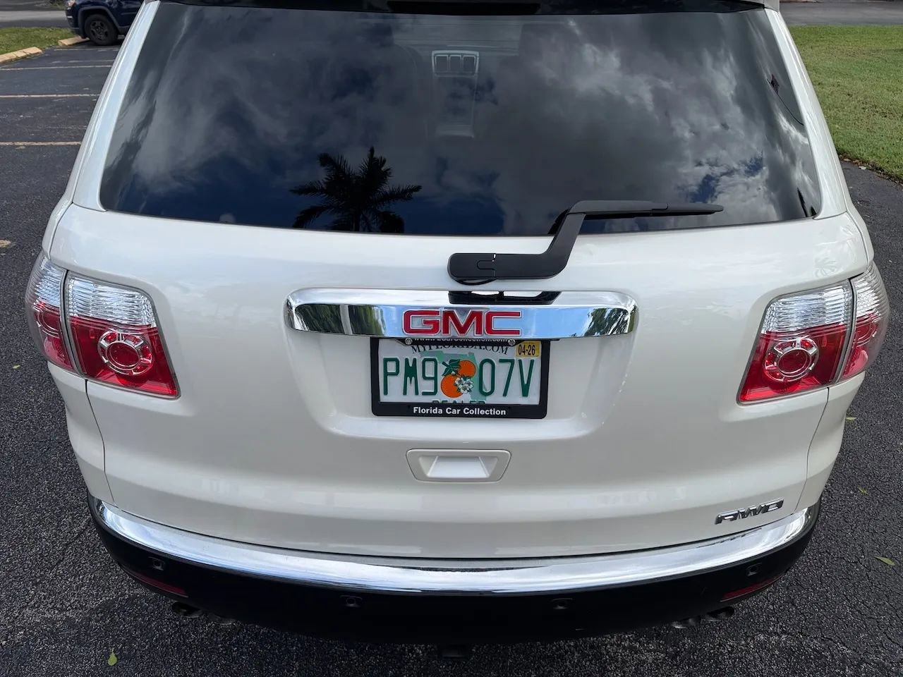 Used 2011 GMC Acadia SLT image 24