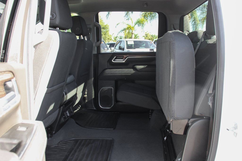 Used 2025 Chevrolet Silverado 2500 LT w/ Convenience Package image 35