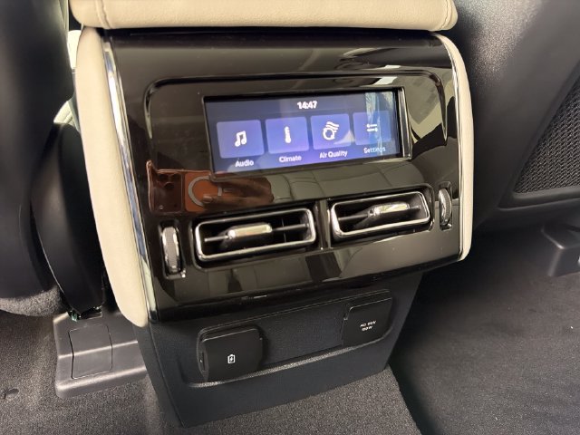New 2027 Lincoln Aviator AWD image 16