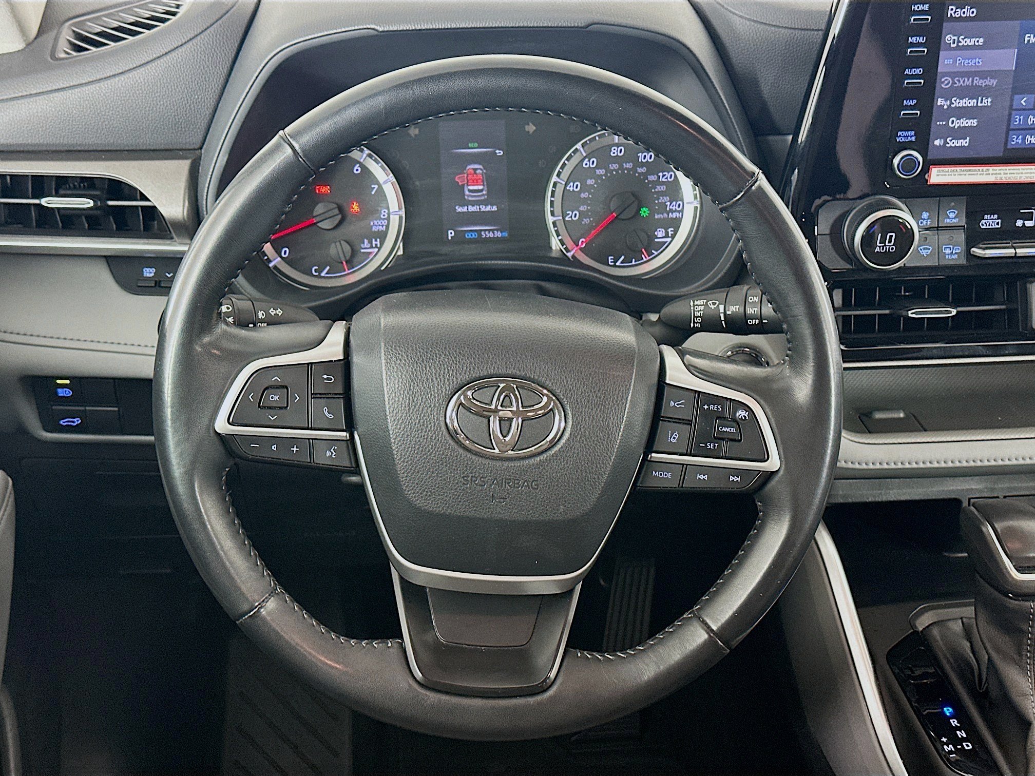 Used 2022 Toyota Highlander LE FWD image 18