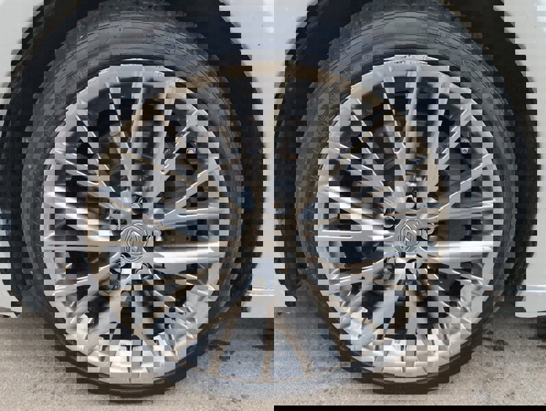 Used 2017 Lexus IS 200t image 9