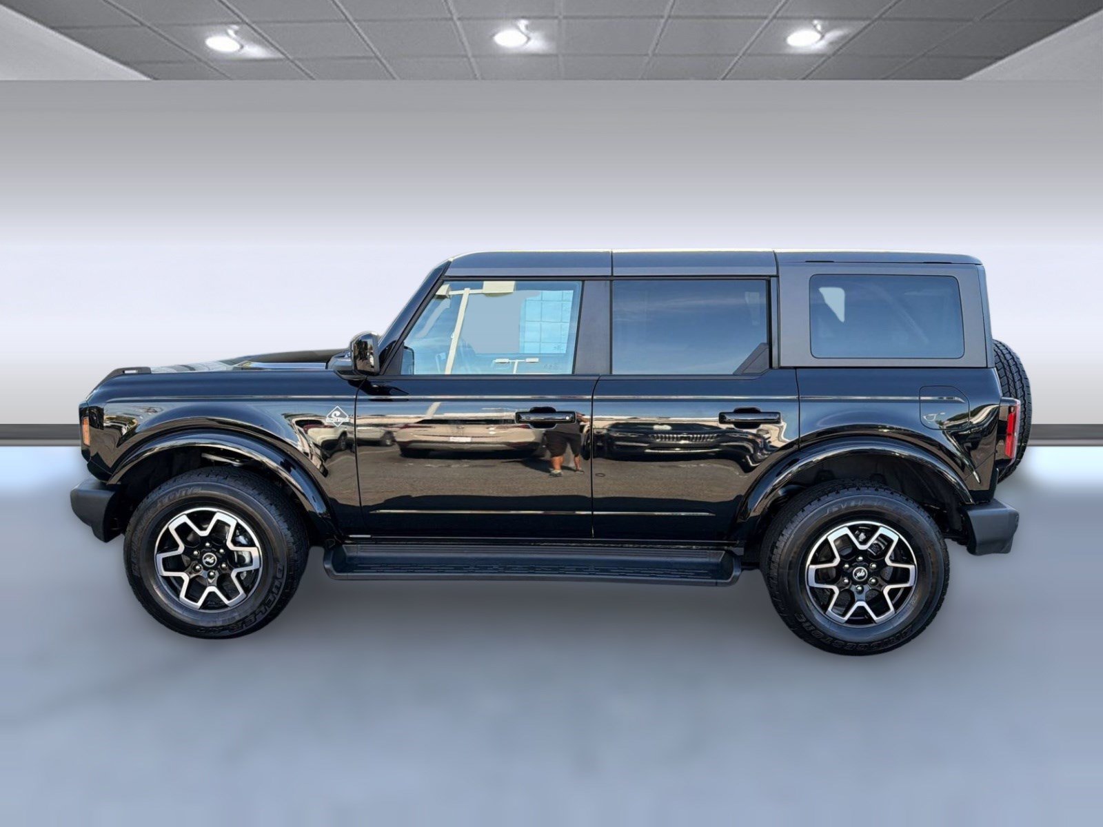 Used 2025 Ford Bronco Outer Banks AWD/4WD image 2
