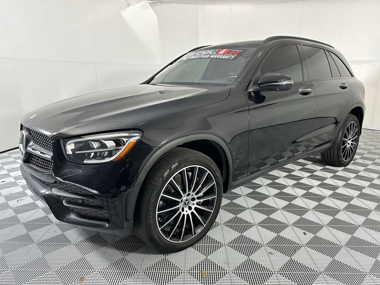 Used 2022 Mercedes-Benz GLC 300 w/ AMG Line image 4