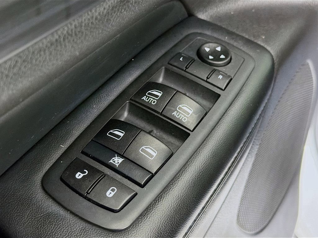 Used 2020 Jeep Grand Cherokee Laredo image 17