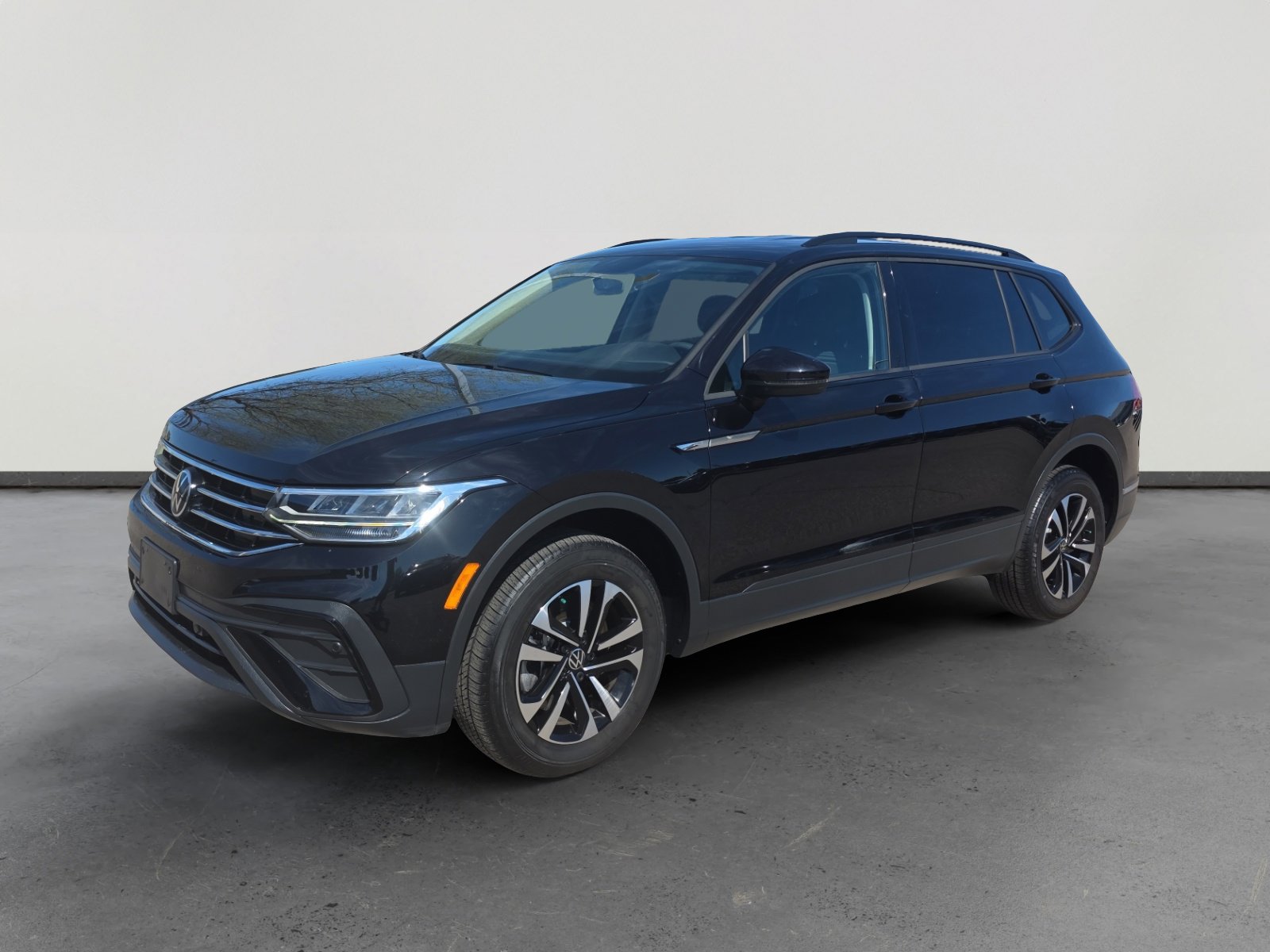 Certified 2022 Volkswagen Tiguan S image 1