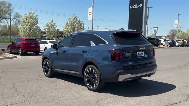 Used 2025 Kia Sorento SX image 5