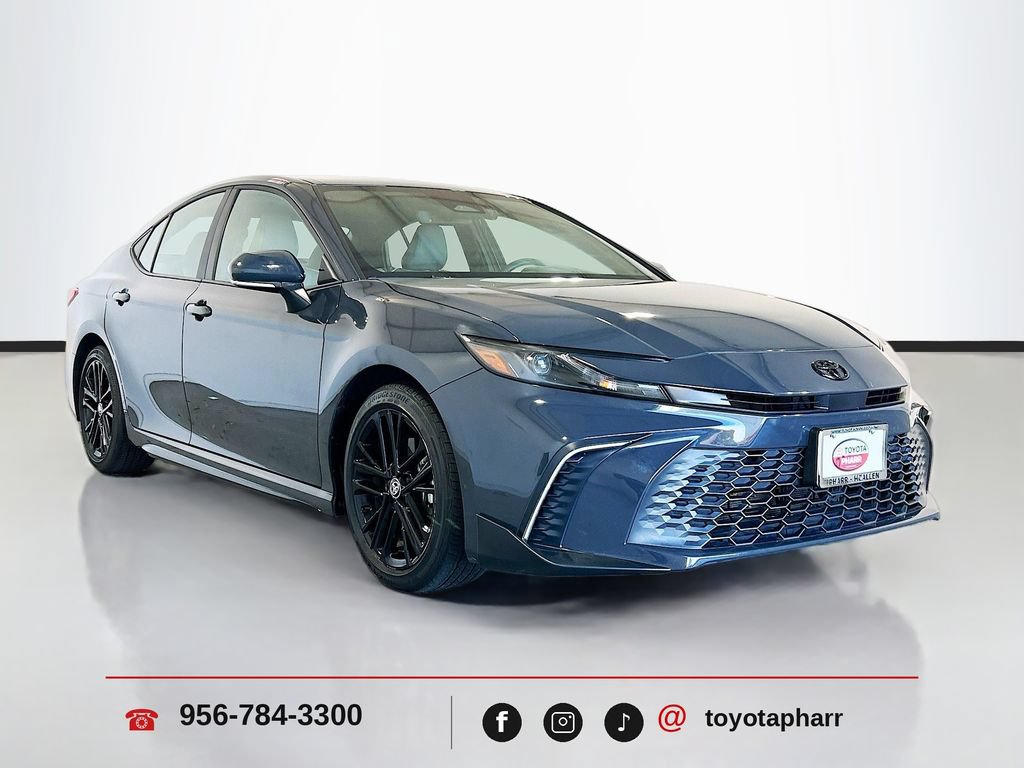 Used 2025 Toyota Camry SE w/ Convenience Package FWD image 3