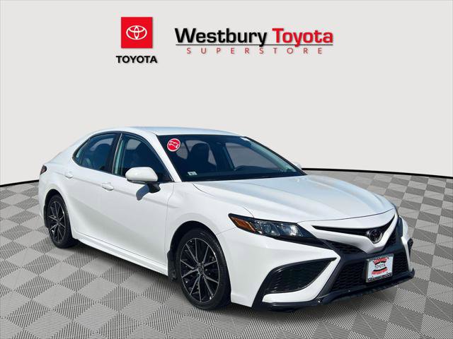 Certified 2023 Toyota Camry SE image 1