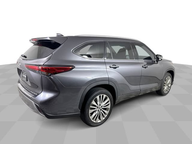 Used 2023 Toyota Highlander Platinum FWD image 8