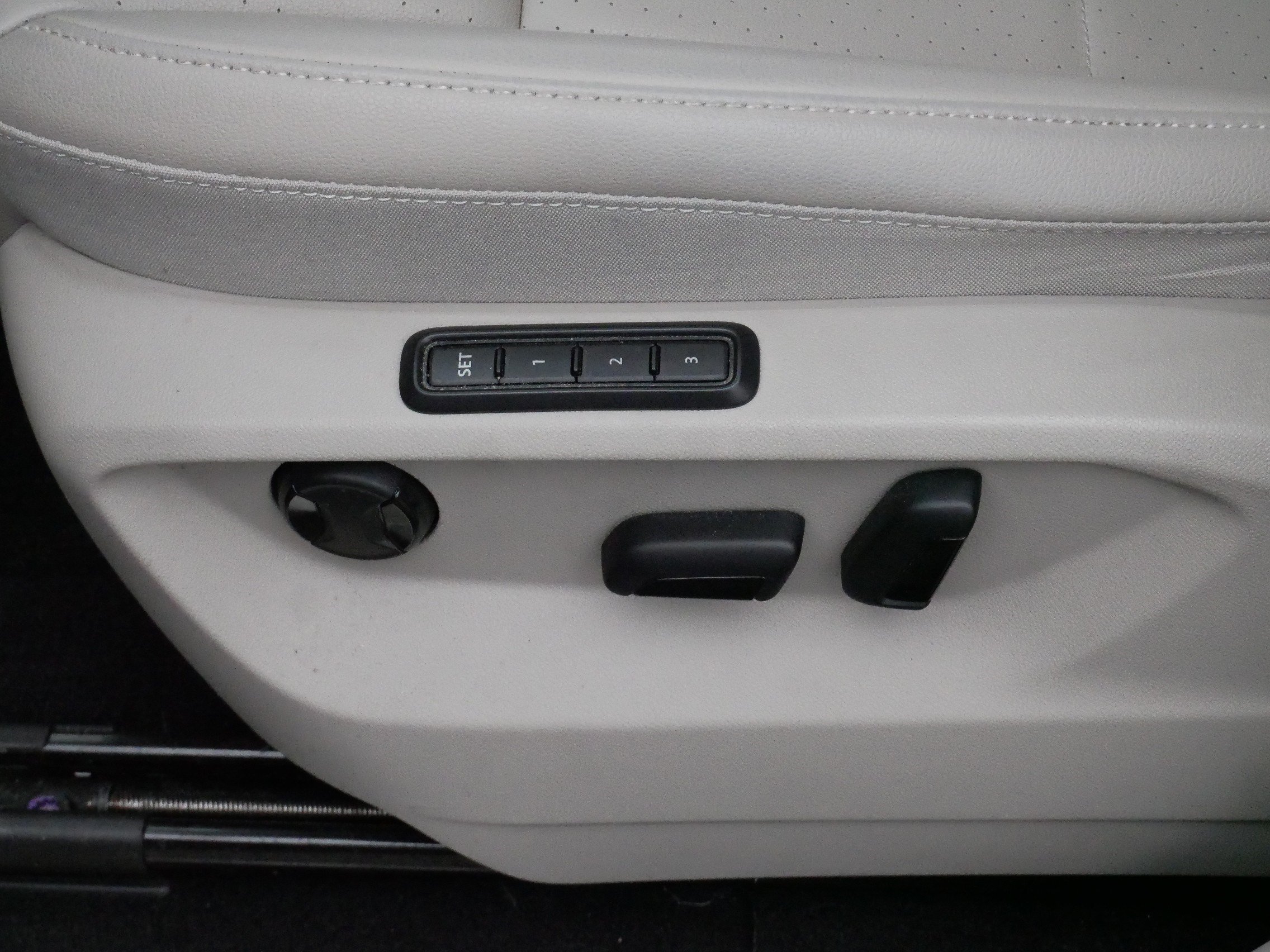 Certified 2023 Volkswagen Atlas SEL AWD/4WD image 20