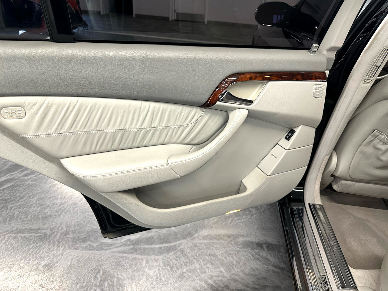 Used 2006 Mercedes-Benz S 500 4MATIC image 12