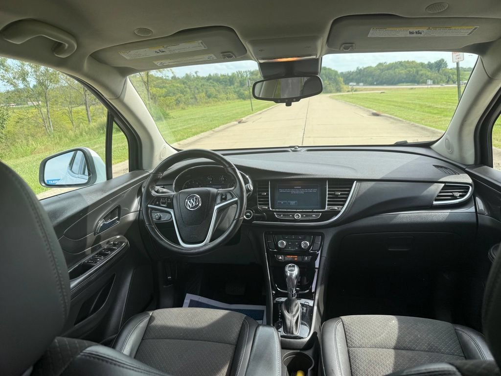 Used 2021 Buick Encore Preferred AWD/4WD image 18
