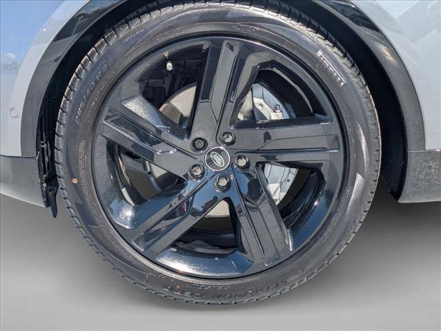 New 2026 Land Rover Discovery Dynamic SE image 10