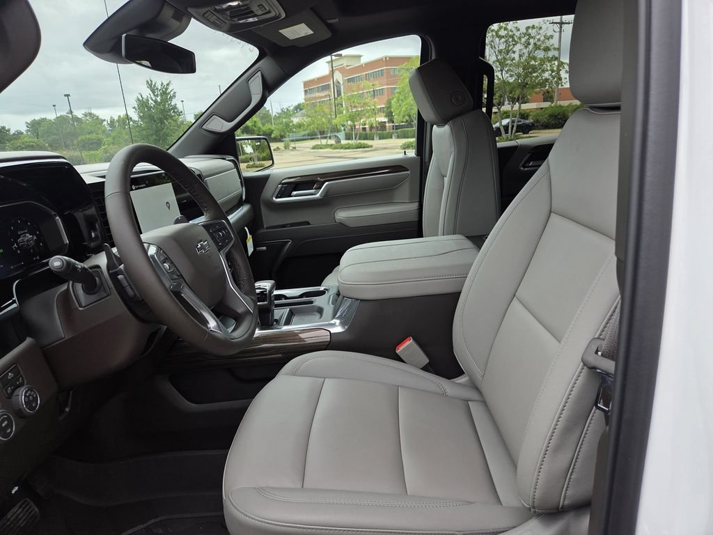 New 2026 Chevrolet Silverado 1500 RST w/ Redline Edition AWD/4WD image 17