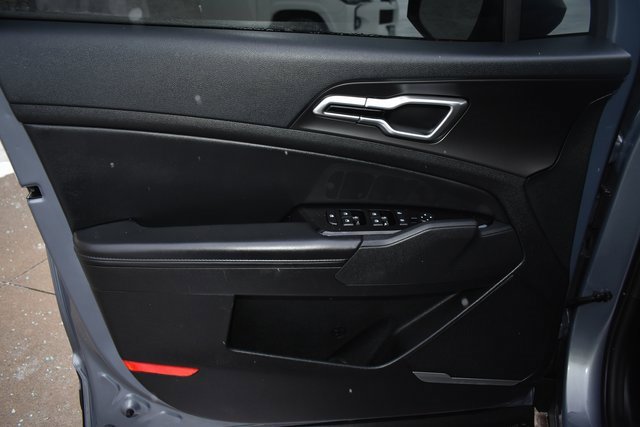 Used 2023 Kia Sportage EX image 14