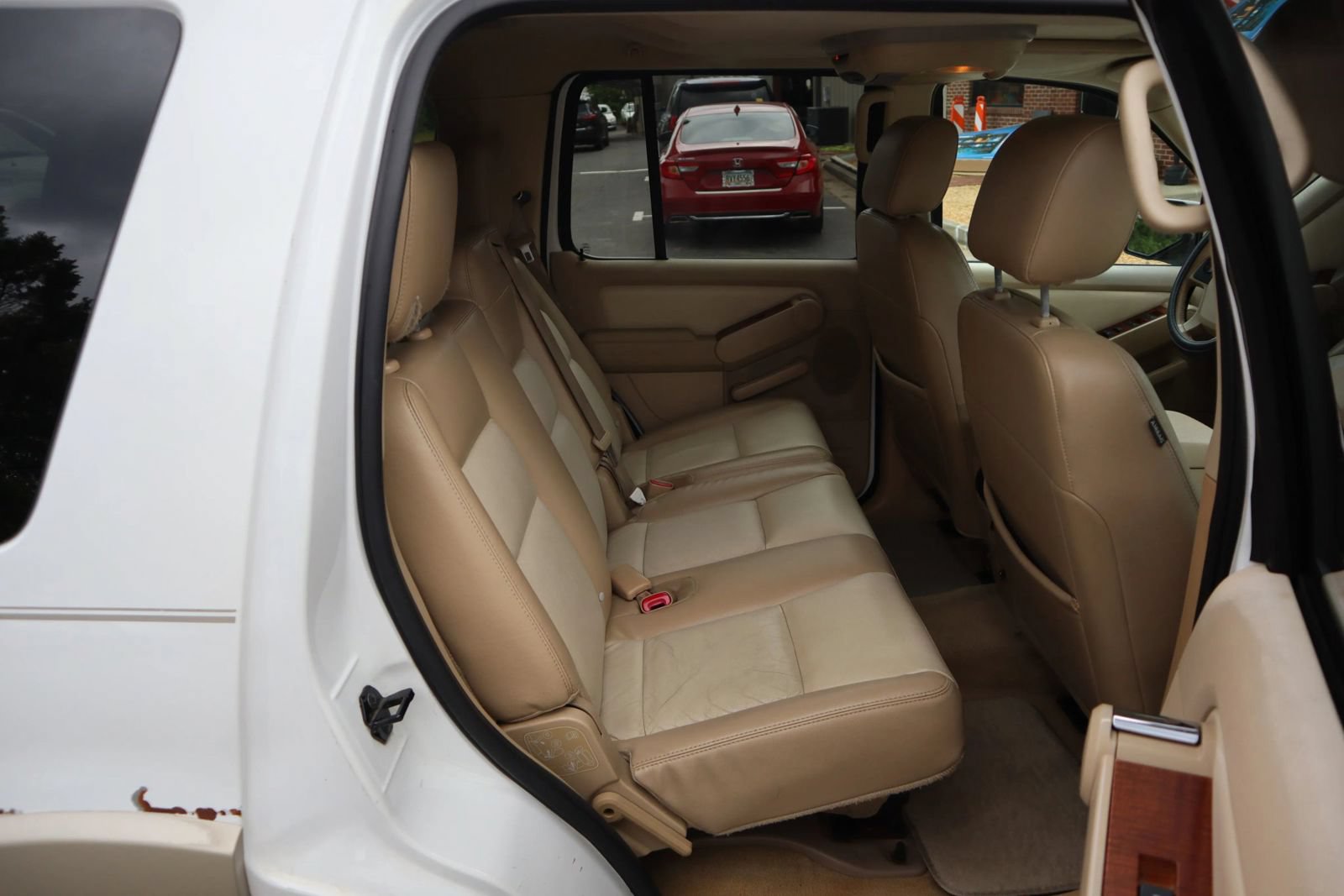 Used 2006 Ford Explorer Eddie Bauer RWD image 21