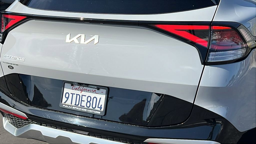 Used 2025 Kia Sportage SX image 8