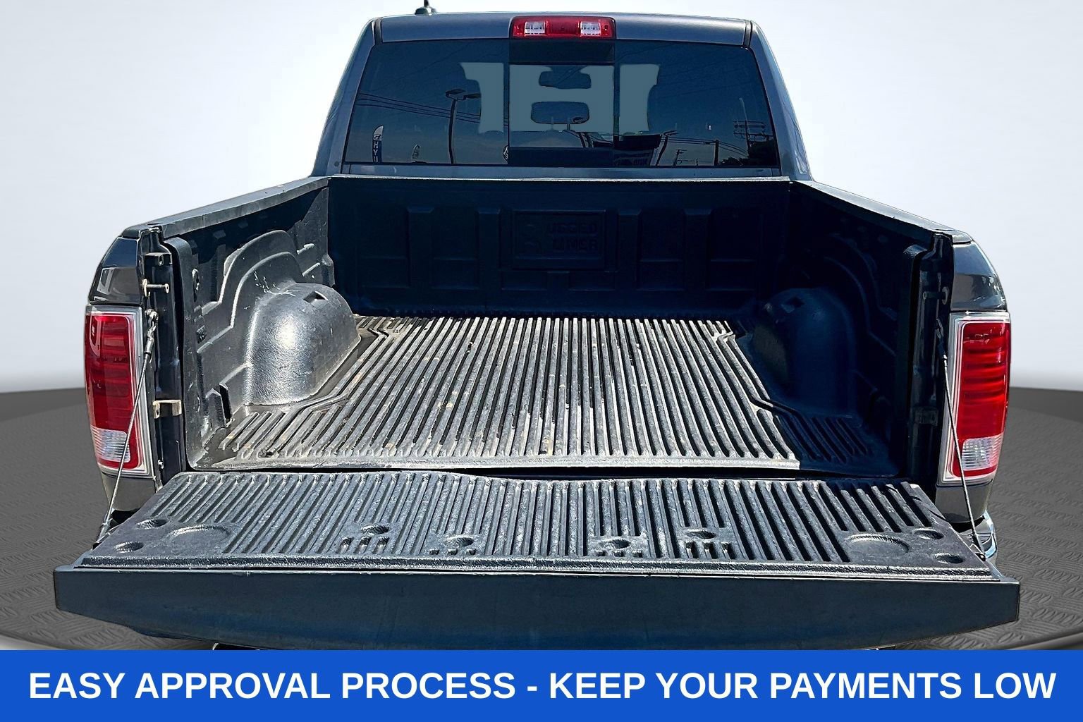 Used 2017 RAM 1500 Laramie AWD/4WD image 10