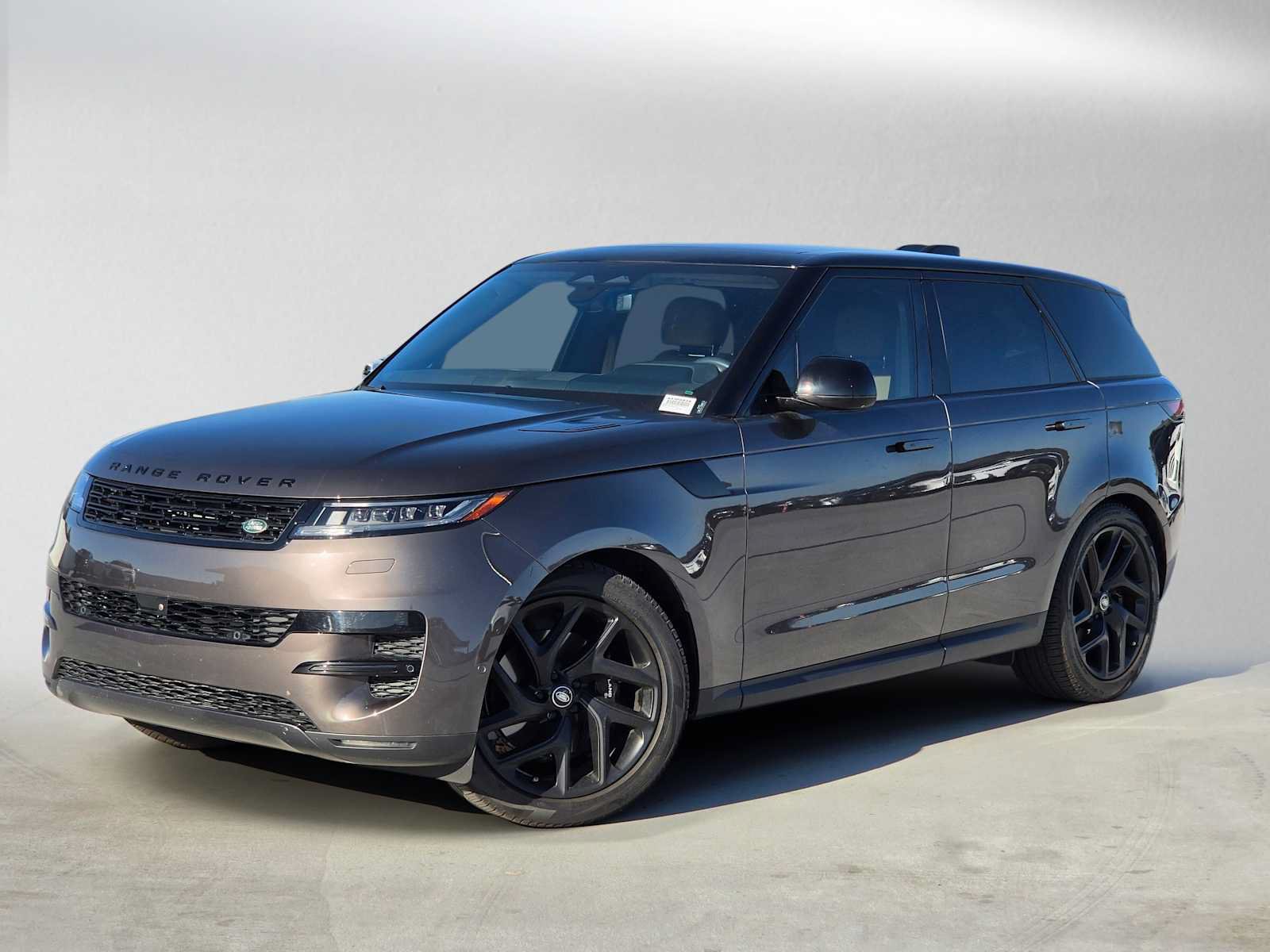 Used 2025 Land Rover Range Rover Sport SE AWD/4WD image 1