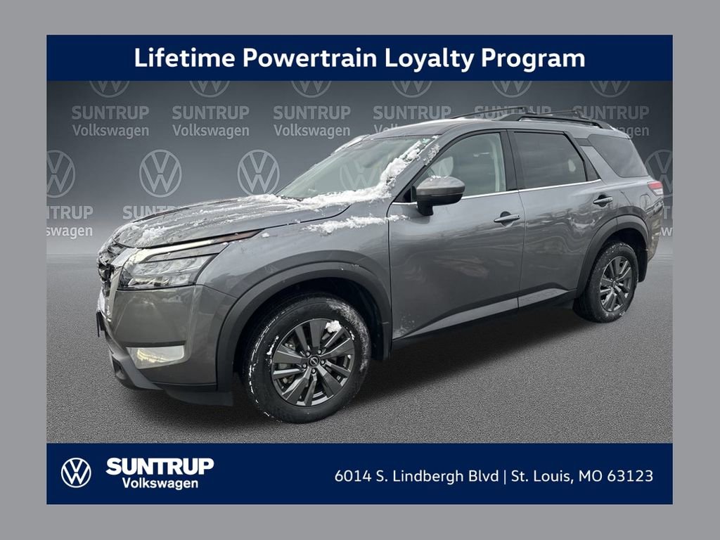 Used 2024 Nissan Pathfinder SV