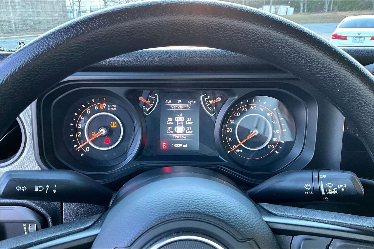 Certified 2025 Jeep Gladiator Sport image 10