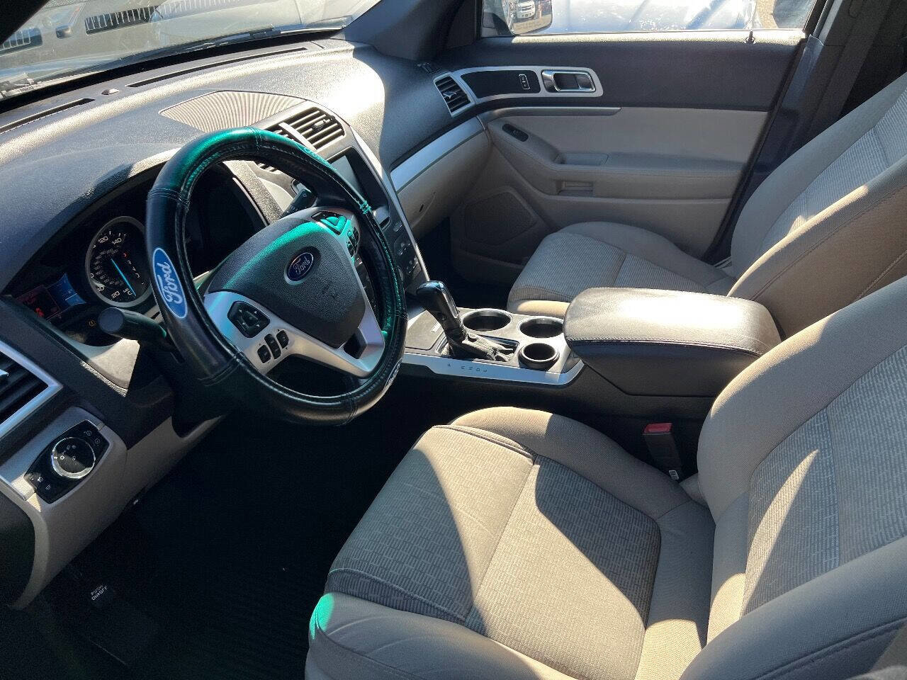 Used 2013 Ford Explorer XLT image 13