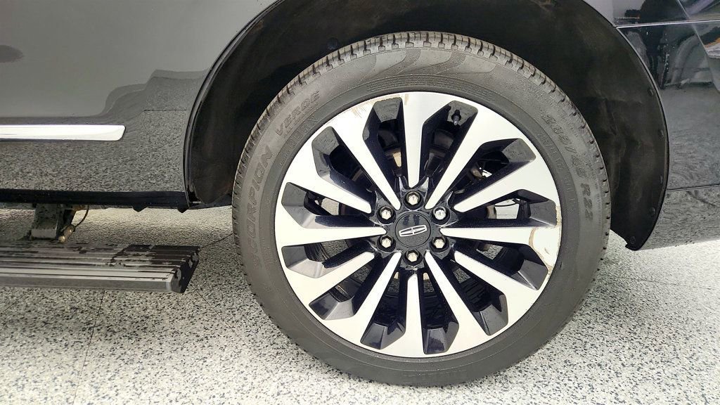 Used 2023 Lincoln Navigator Reserve AWD/4WD image 9