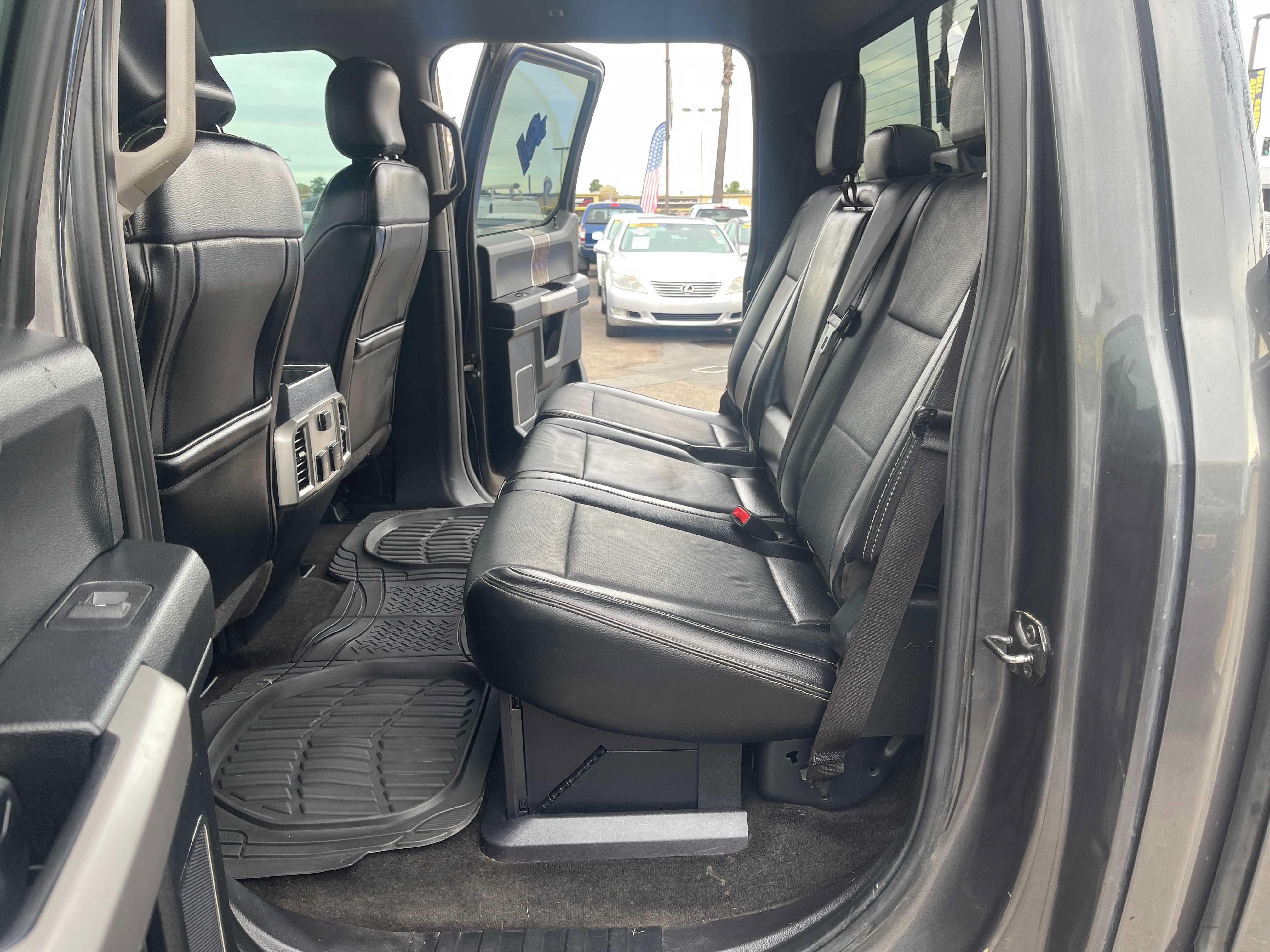 Used 2017 Ford F250 Lariat w/ Lariat Value Package AWD/4WD image 16