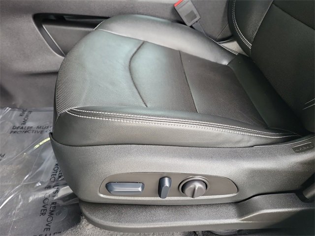 Used 2024 GMC Terrain SLT image 21