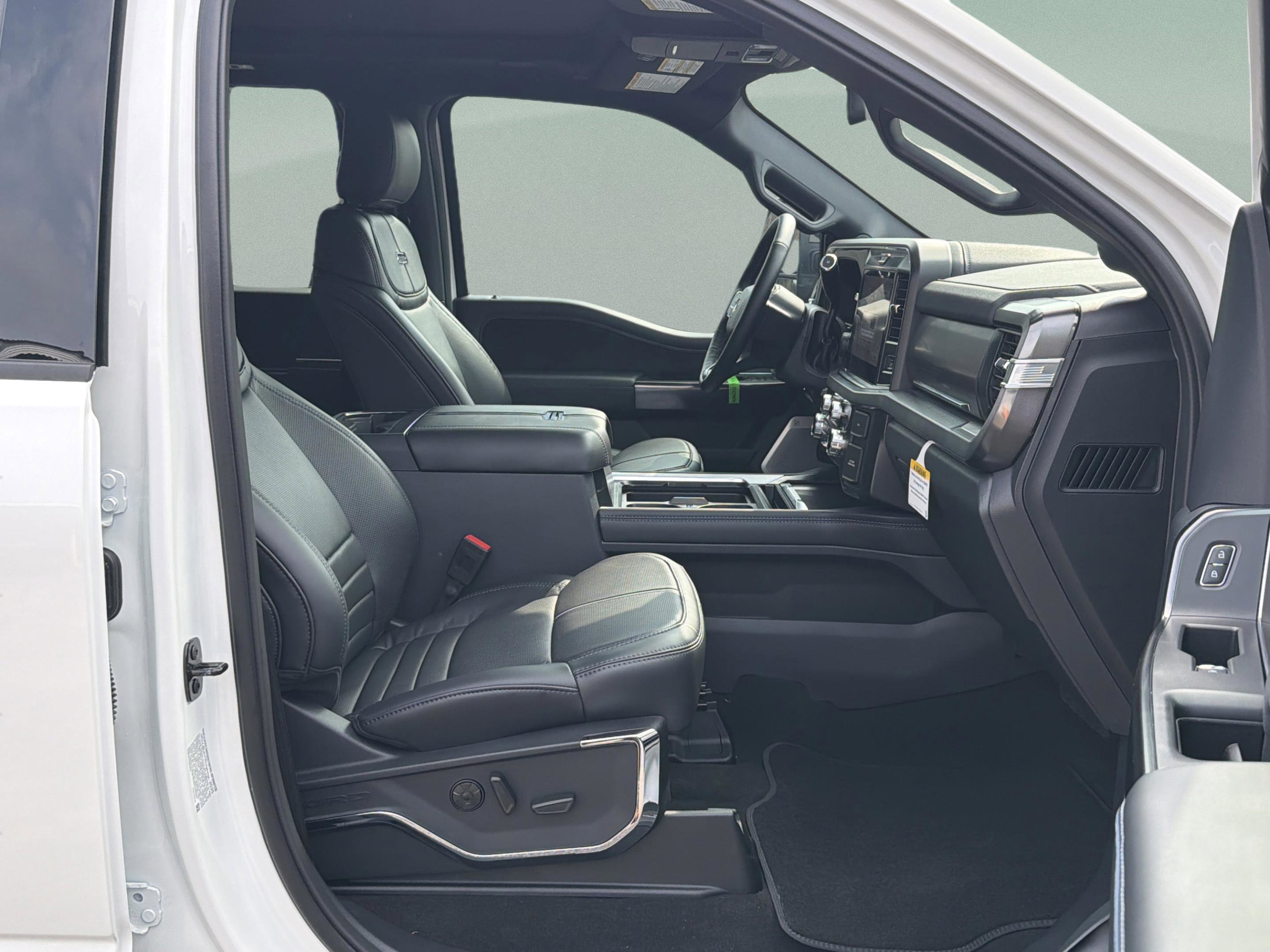 New 2026 Ford F250 Platinum w/ Tremor Off-Road Package image 17