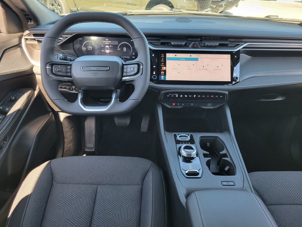 New 2027 Jeep Cherokee Laredo AWD/4WD image 4