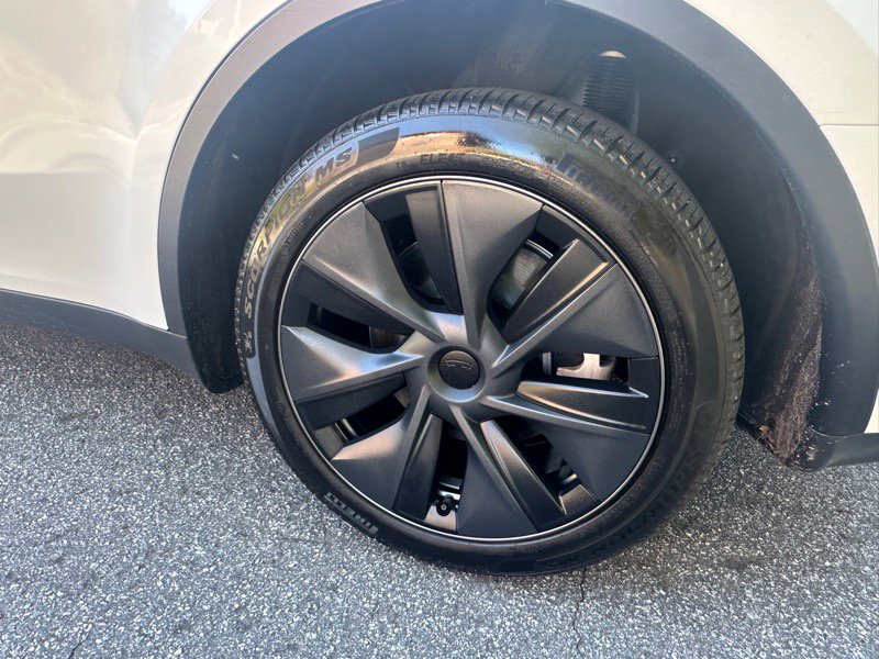 Used 2025 Tesla Model Y Long Range image 56
