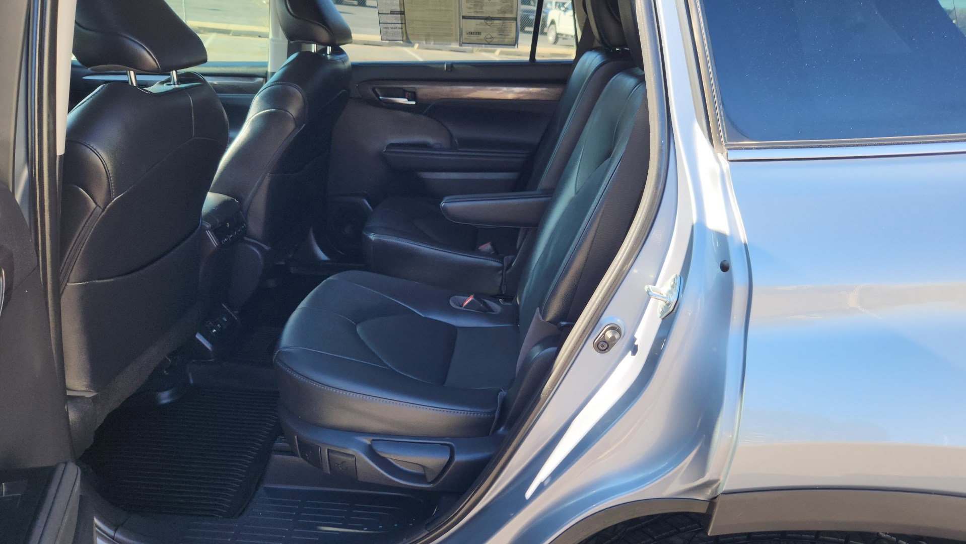 Used 2020 Toyota Highlander Limited image 26