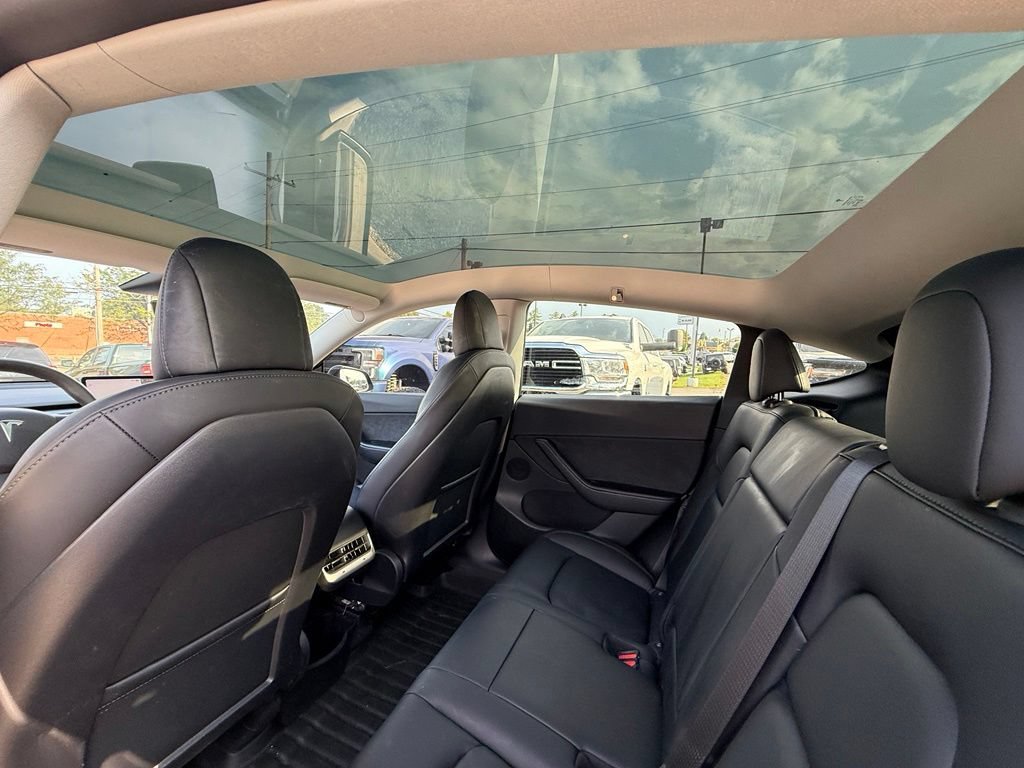 Used 2022 Tesla Model Y Long Range AWD/4WD image 21