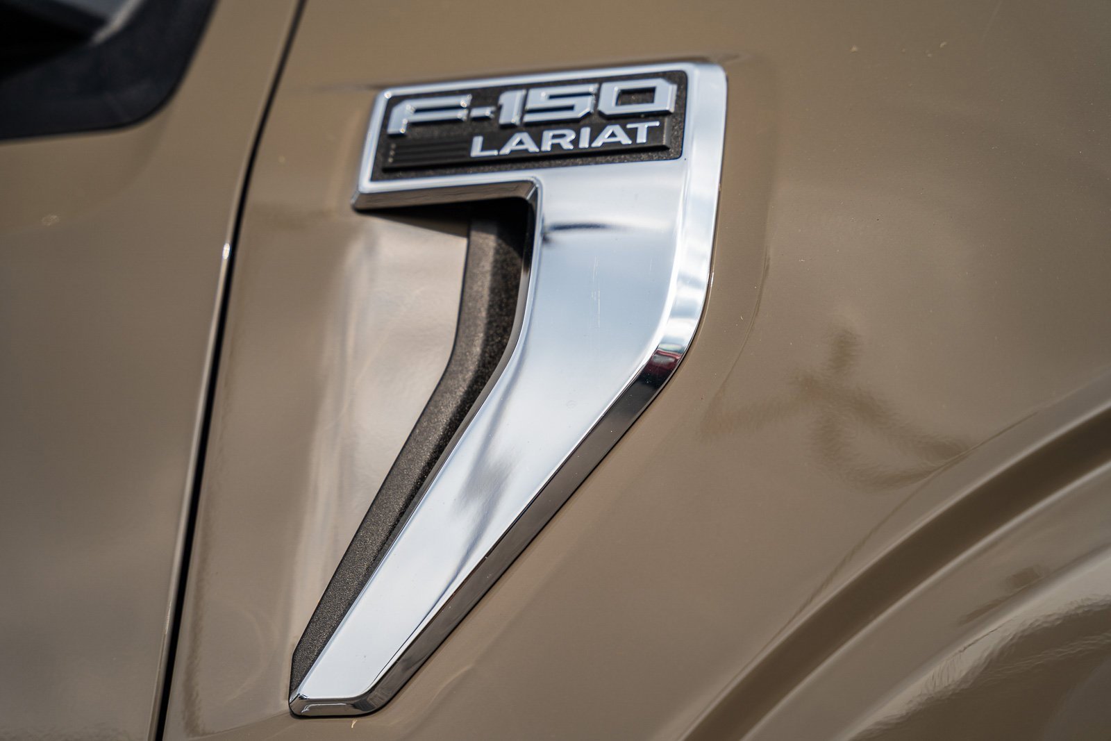 New 2025 Ford F150 Lariat w/ Equipment Group 502A High image 11