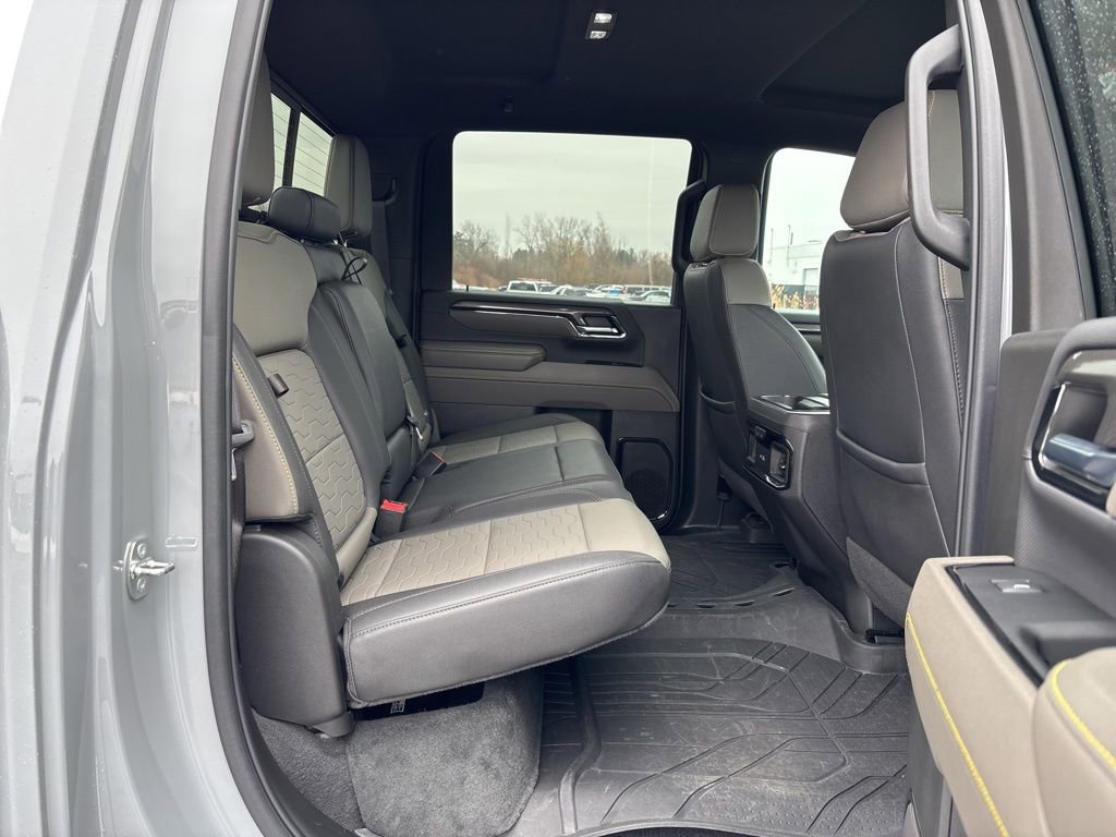 Used 2024 Chevrolet Silverado 2500 ZR2 w/ Technology Package image 16