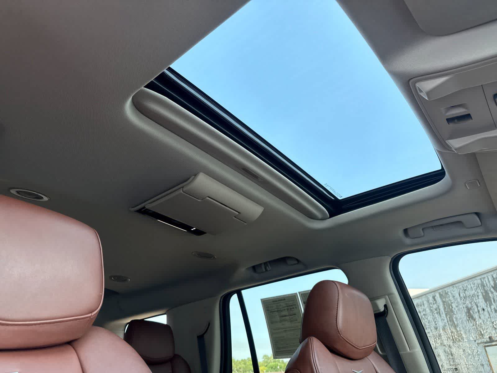 Used 2020 Cadillac Escalade Premium Luxury AWD/4WD image 19