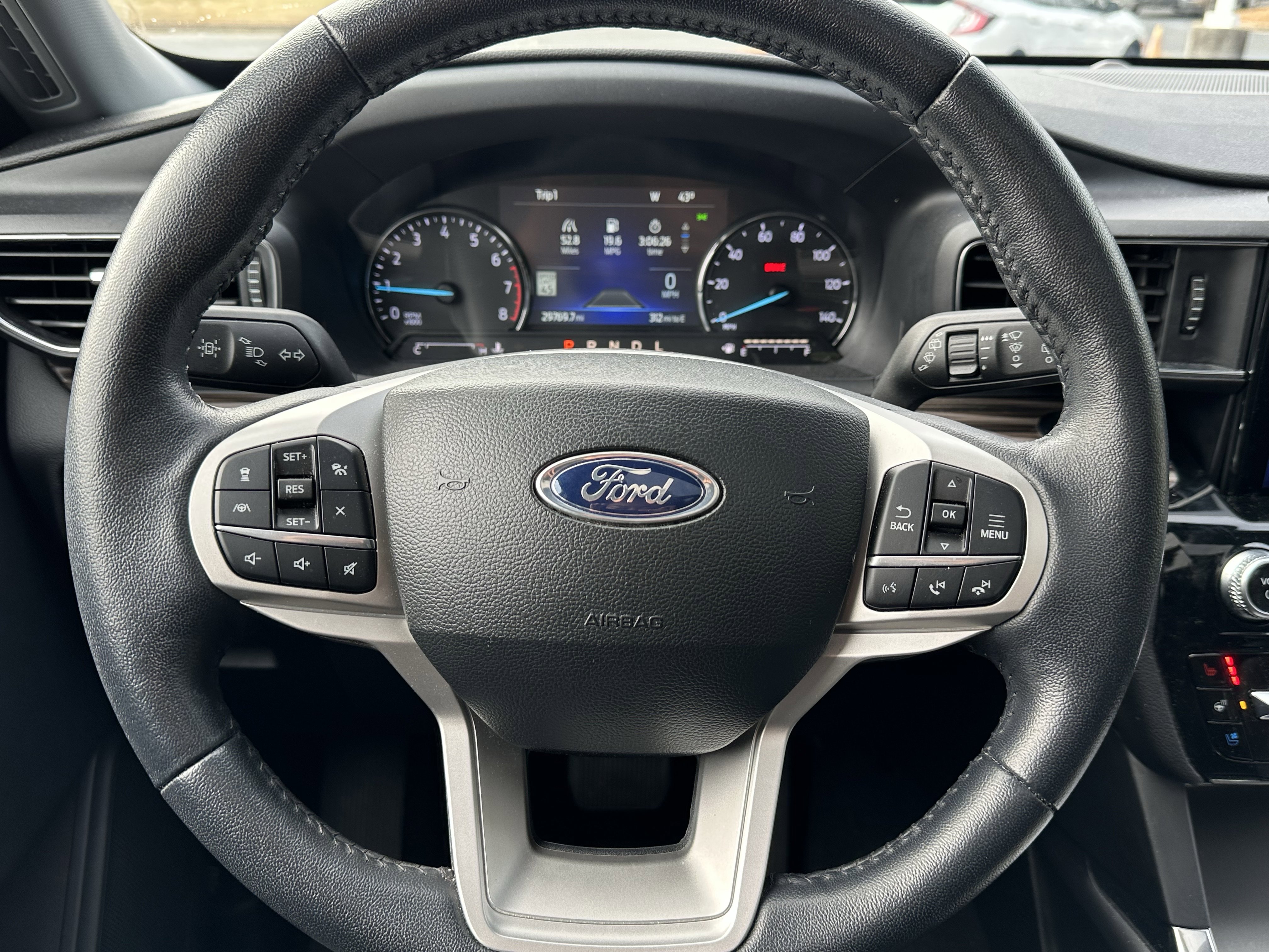 Used 2023 Ford Explorer Limited w/ Limited Technology Package image 6