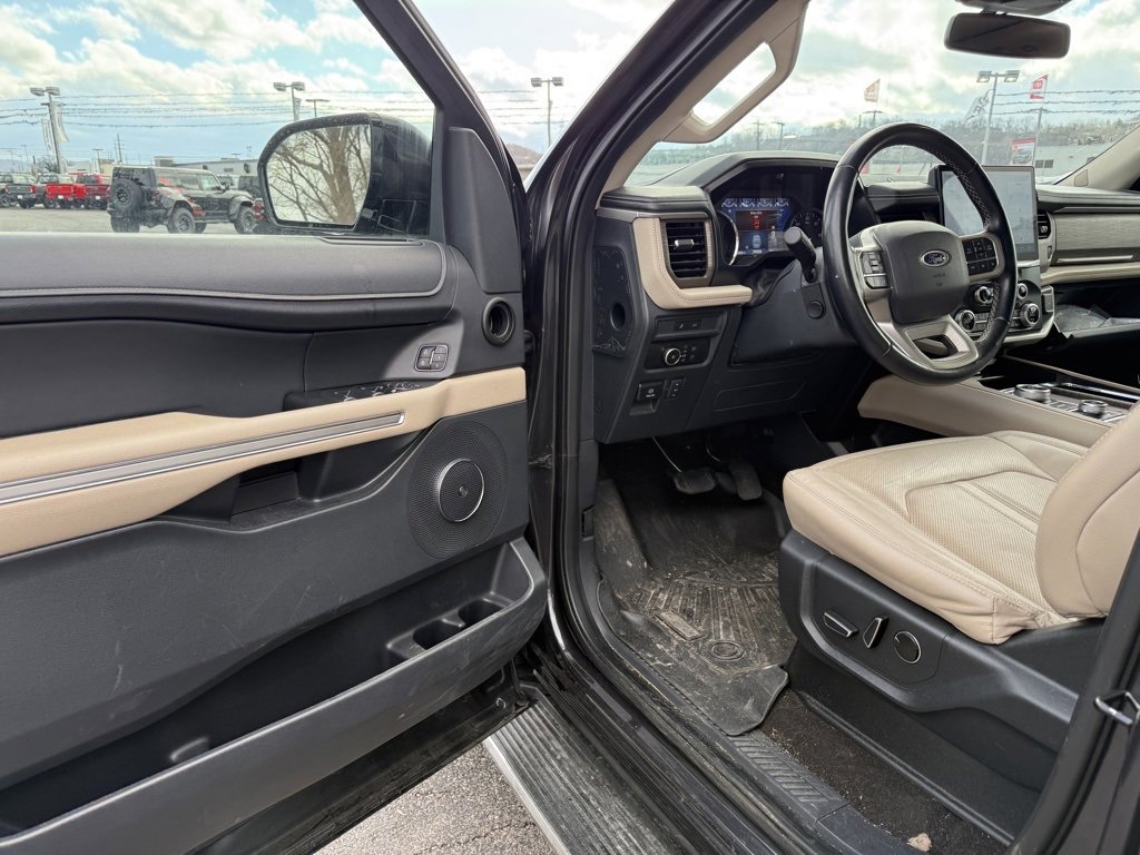Used 2023 Ford Expedition Max Limited image 12