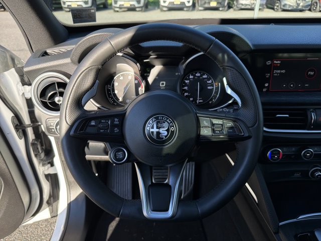 Used 2023 Alfa Romeo Stelvio Sprint AWD/4WD image 18
