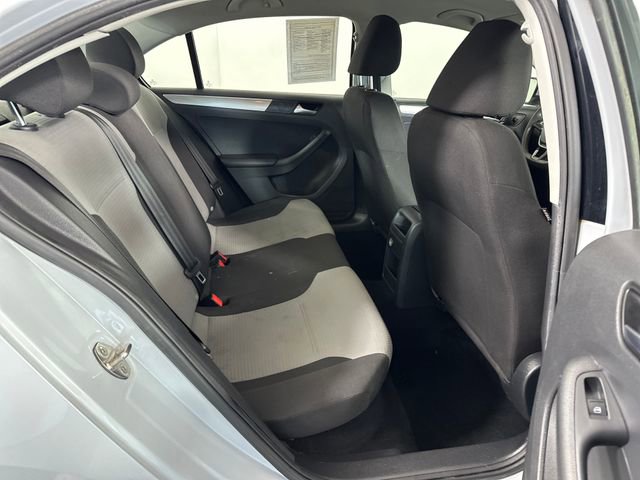 Used 2017 Volkswagen Jetta S image 27