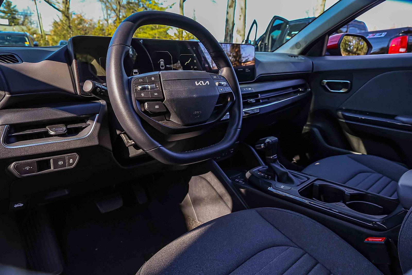 Certified 2025 Kia K4 EX image 7