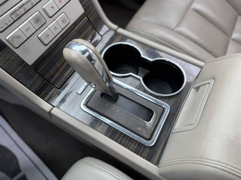 Used 2010 Lincoln Navigator 4WD image 34