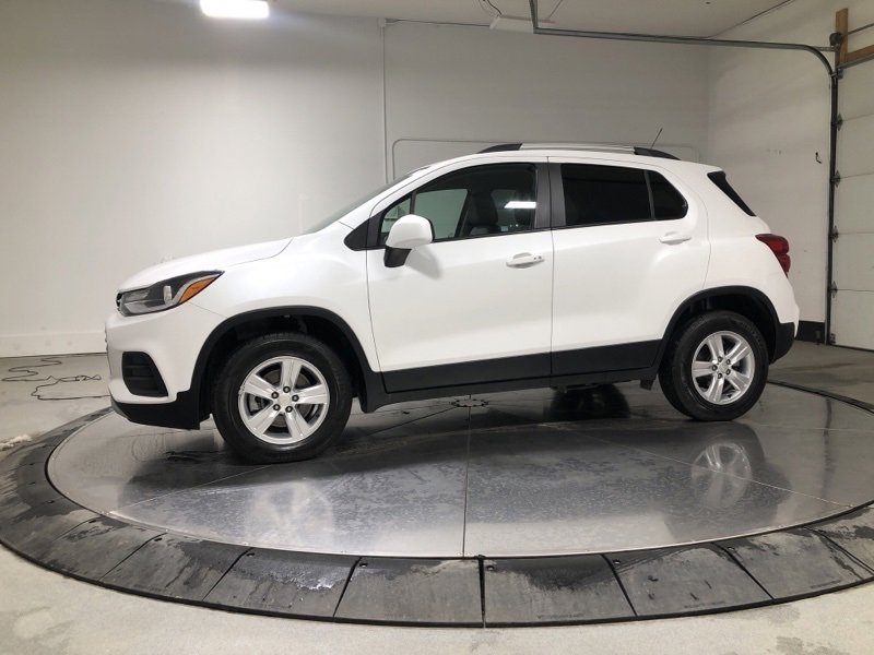 Used 2022 Chevrolet Trax LT w/ LT Convenience Package image 4