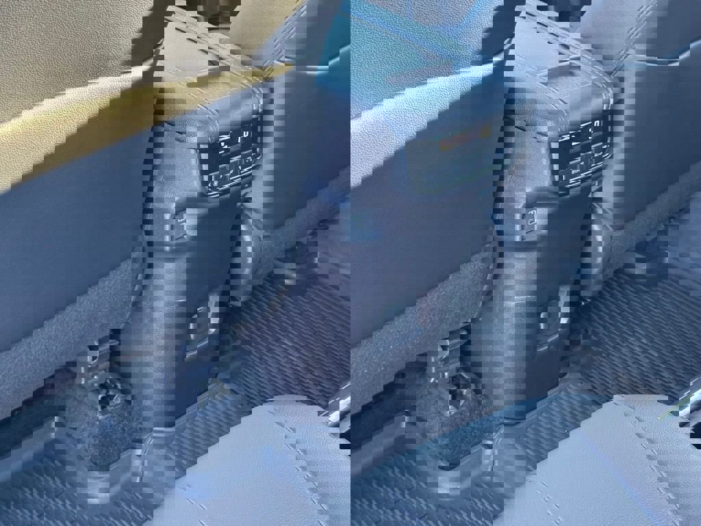 Used 2025 Toyota Grand Highlander FWD image 29