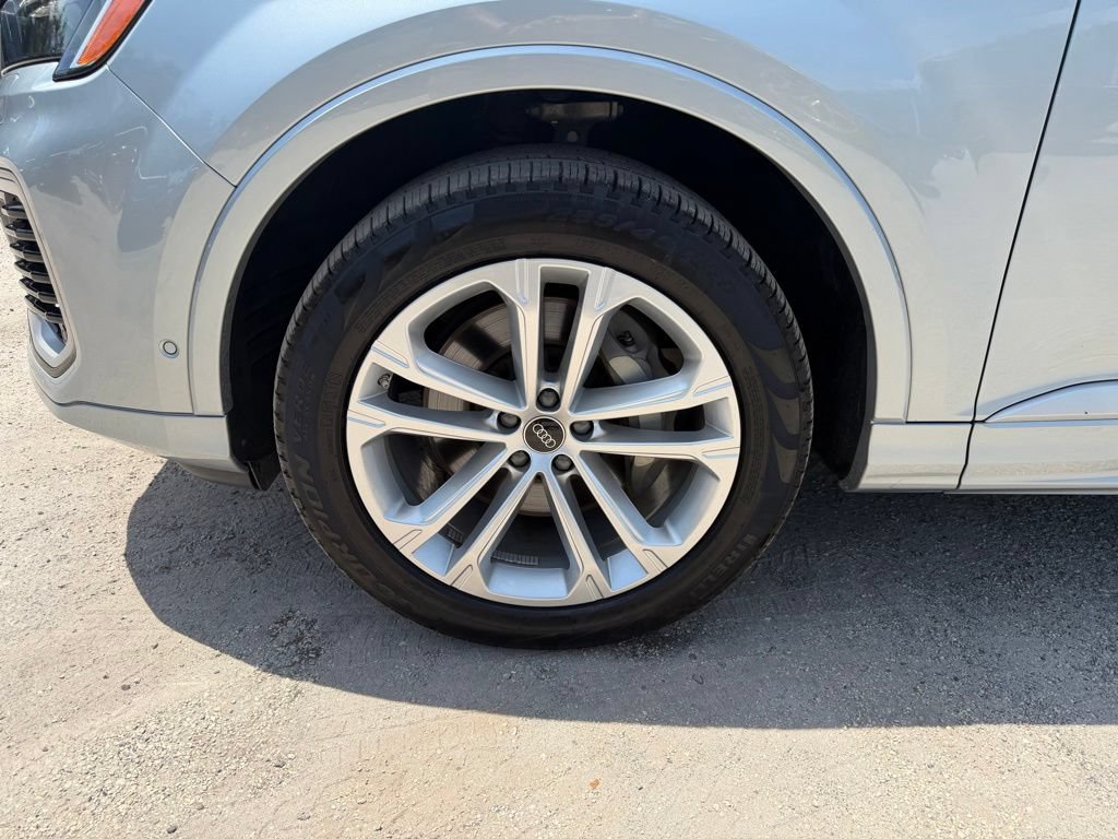 Used 2025 Audi Q7 3.0T Premium Plus AWD/4WD image 9