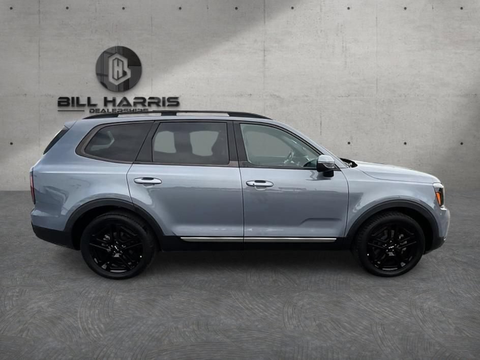 Used 2023 Kia Telluride AWD image 4