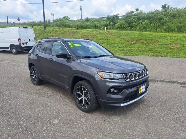 Certified 2024 Jeep Compass Limited image 2